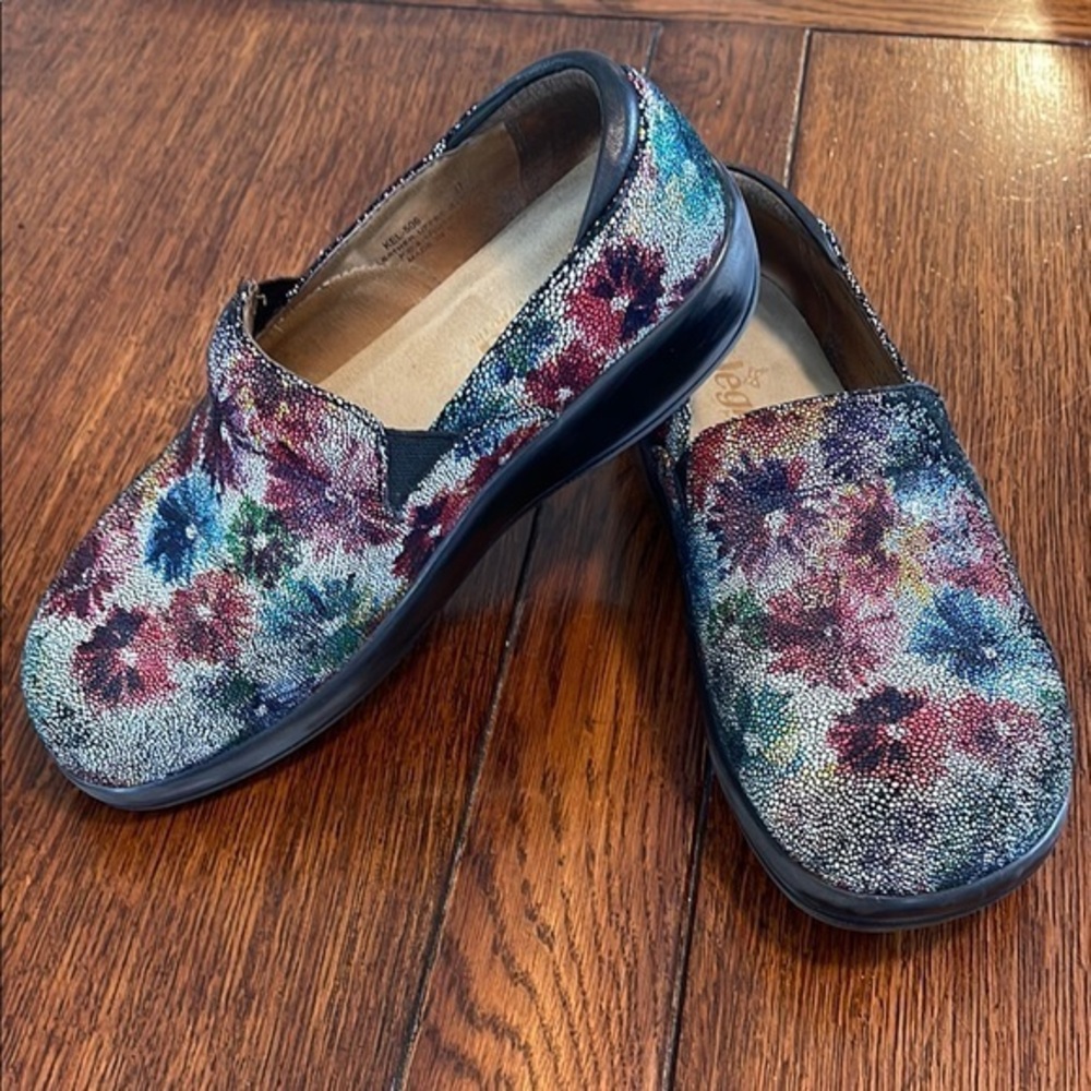Alegria Keli Pro Bloomies 37 /7 black multicolor floral slip on loafers clogs